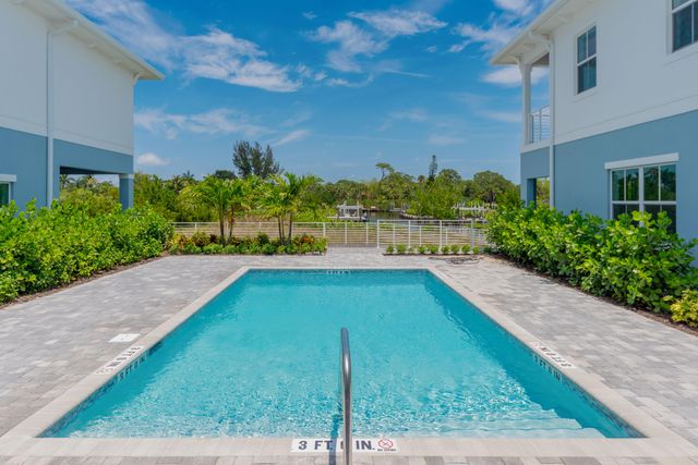 4674 SE Manatee Way, Stuart, FL 34997