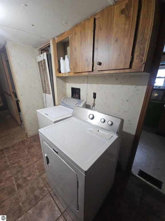 Image 16 of property listing at 1760 Janet Street, Harrison, MI 48625