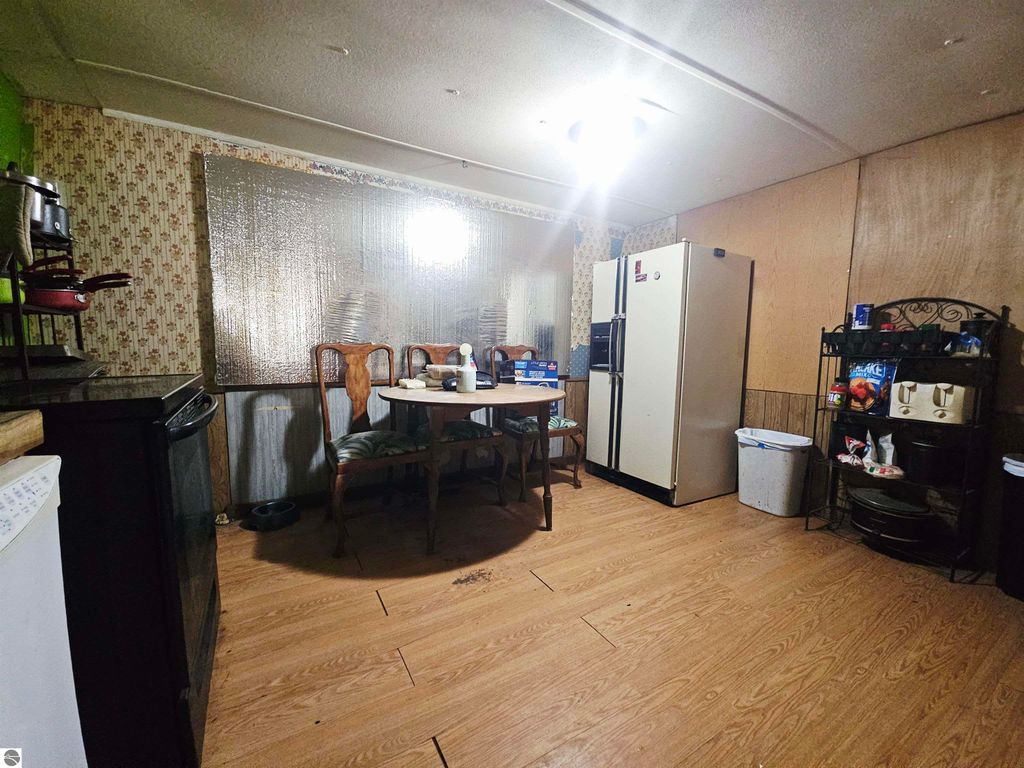 Image 8 of property listing at 1760 Janet Street, Harrison, MI 48625