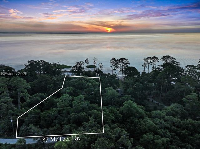 87 McTeer Dr, St Helena Island, SC 29920