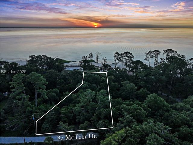 87 McTeer Dr, St Helena Island, SC 29920