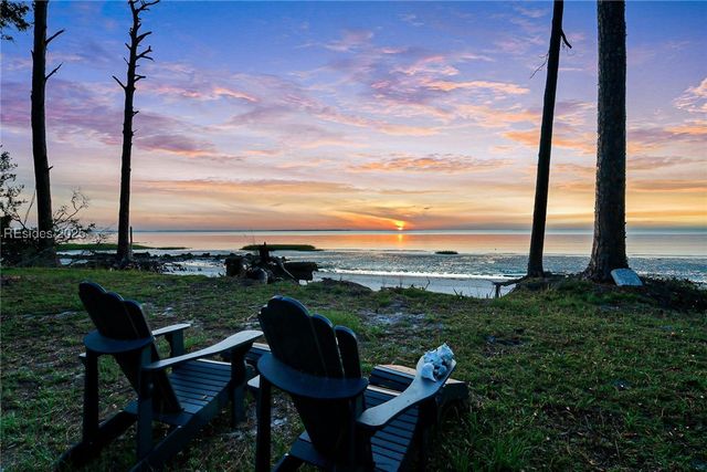 87 McTeer Dr, St Helena Island, SC 29920