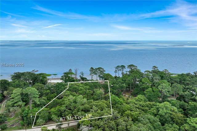 87 McTeer Dr, St Helena Island, SC 29920