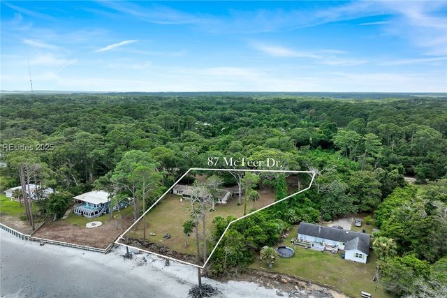 87 McTeer Dr, St Helena Island, SC 29920