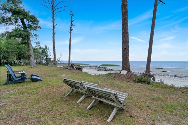 87 McTeer Dr, St Helena Island, SC 29920