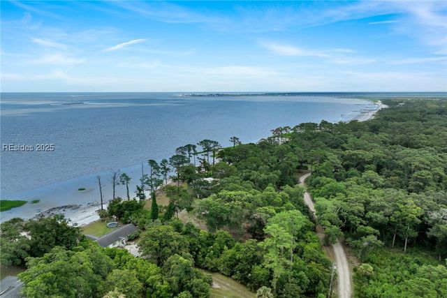 87 McTeer Dr, St Helena Island, SC 29920