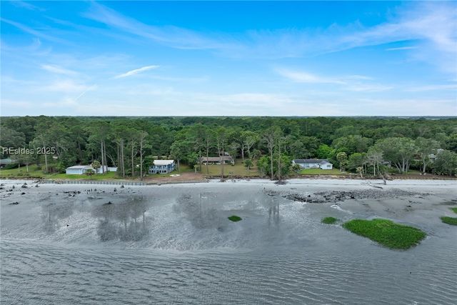 87 McTeer Dr, St Helena Island, SC 29920