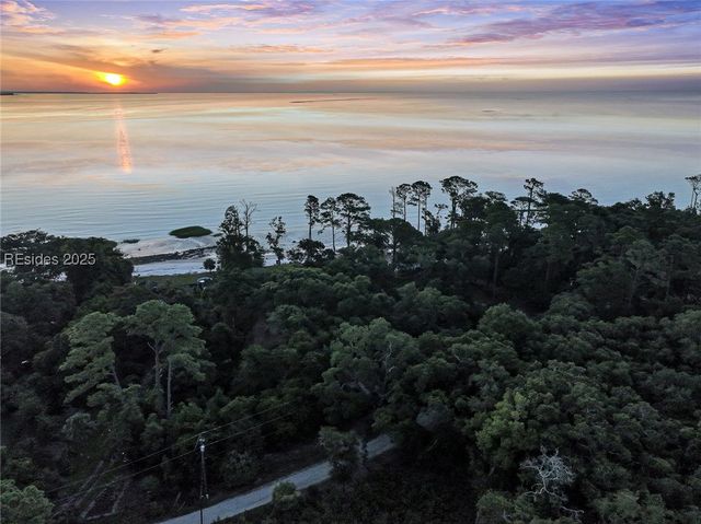 87 McTeer Dr, St Helena Island, SC 29920