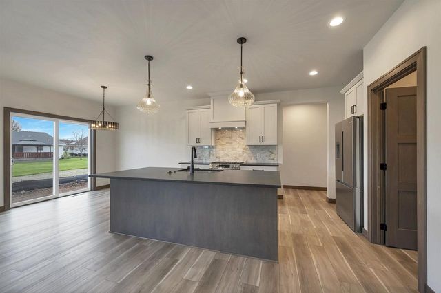 2871 STELOR DRIVE, Green Bay, WI 54311