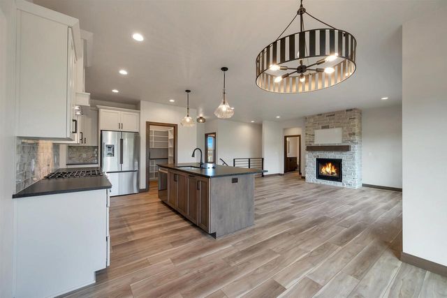 2871 STELOR DRIVE, Green Bay, WI 54311