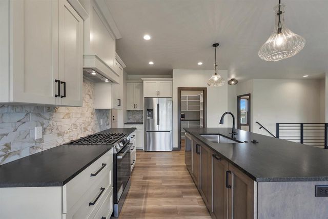 2871 STELOR DRIVE, Green Bay, WI 54311