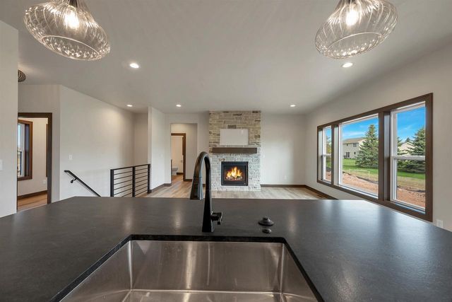 2871 STELOR DRIVE, Green Bay, WI 54311