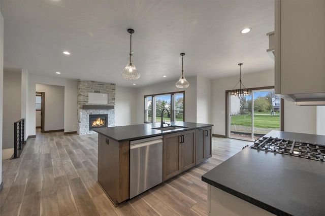 2871 STELOR DRIVE, Green Bay, WI 54311