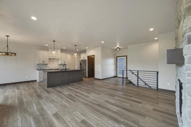 2871 STELOR DRIVE, Green Bay, WI 54311