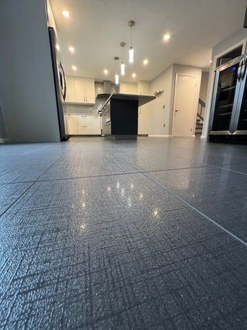 6 Cross, Seekonk, MA 02769