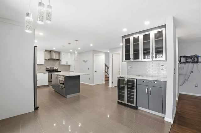 6 Cross, Seekonk, MA 02769