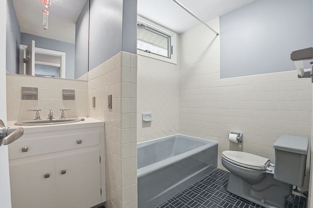 6 Cross, Seekonk, MA 02769