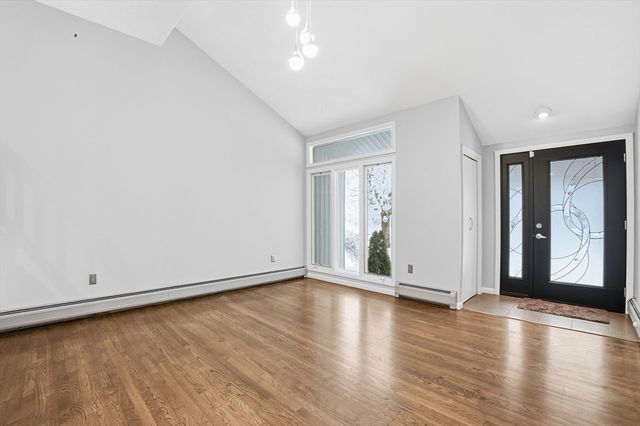 6 Cross, Seekonk, MA 02769