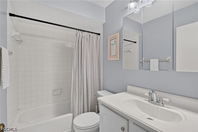 8336 Charter Club CIR 7, Fort Myers, FL 33919