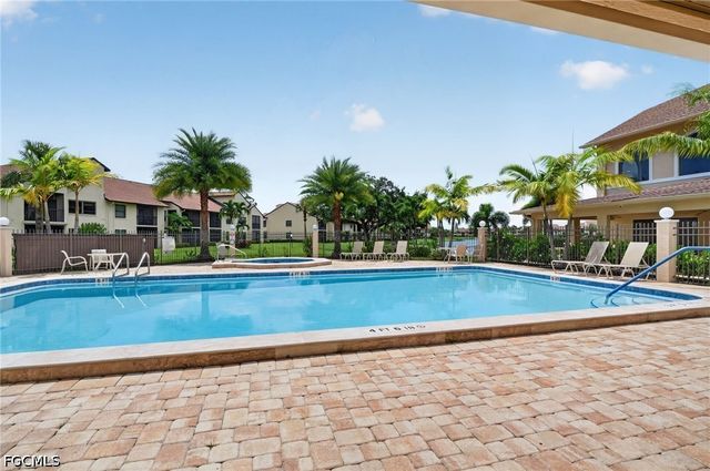 8336 Charter Club CIR 7, Fort Myers, FL 33919