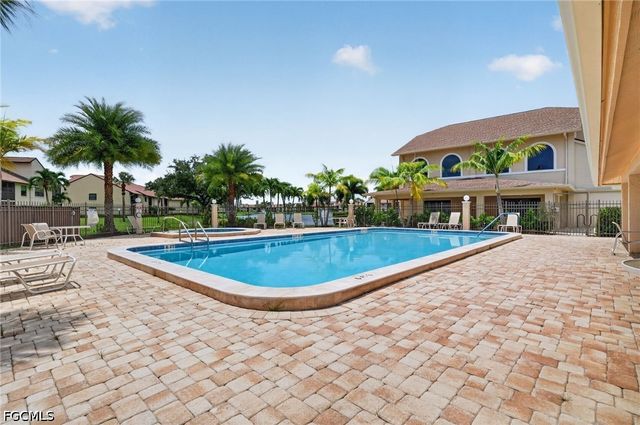 8336 Charter Club CIR 7, Fort Myers, FL 33919