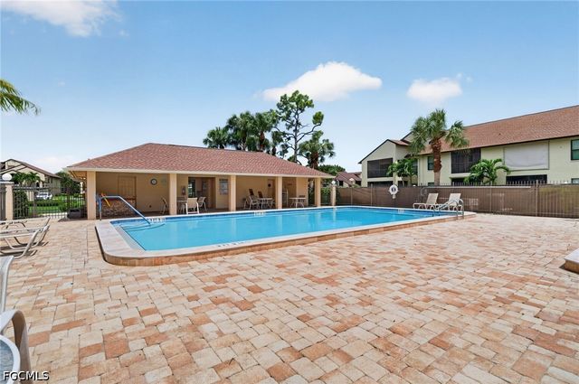 8336 Charter Club CIR 7, Fort Myers, FL 33919