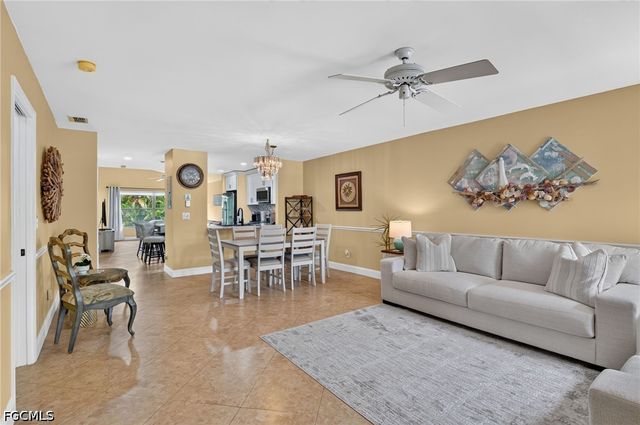 8336 Charter Club CIR 7, Fort Myers, FL 33919