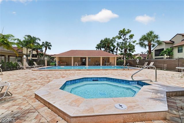 8336 Charter Club CIR 7, Fort Myers, FL 33919