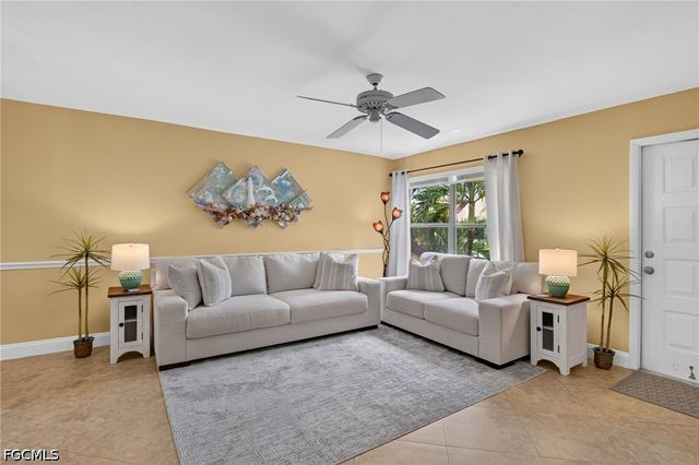 8336 Charter Club CIR 7, Fort Myers, FL 33919