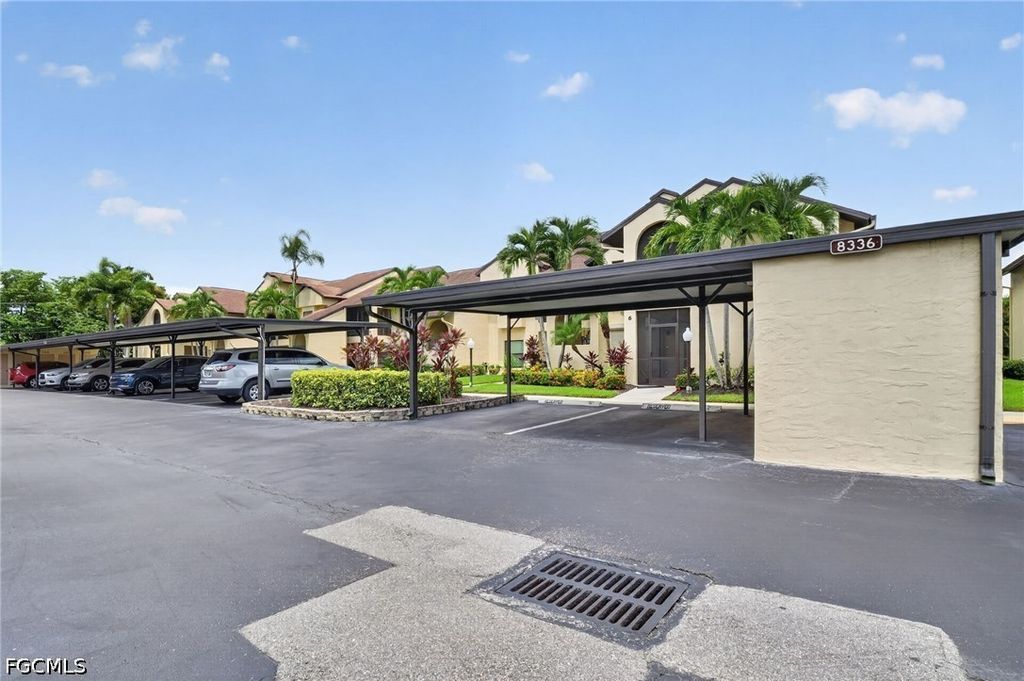 8336 Charter Club CIR 7, Fort Myers, FL 33919