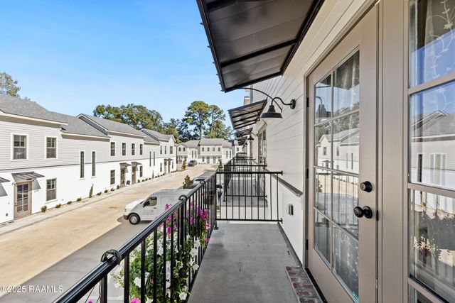 206 Steiner Oaks, Lafayette, LA 70508