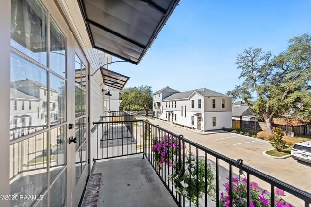 206 Steiner Oaks, Lafayette, LA 70508