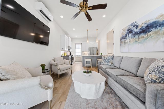 206 Steiner Oaks, Lafayette, LA 70508