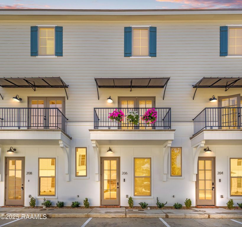 206 Steiner Oaks, Lafayette, LA 70508