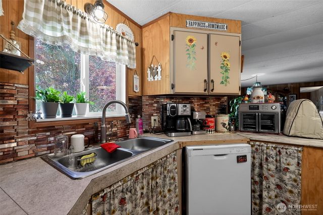 792 W Dayton Airport Road, Shelton, WA 98584
