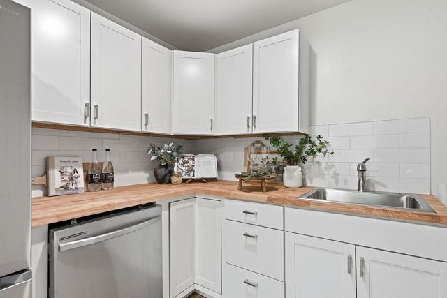 6012 N Greenwood Blvd, Spokane, WA 99205