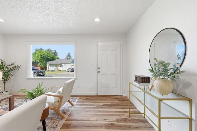 6012 N Greenwood Blvd, Spokane, WA 99205
