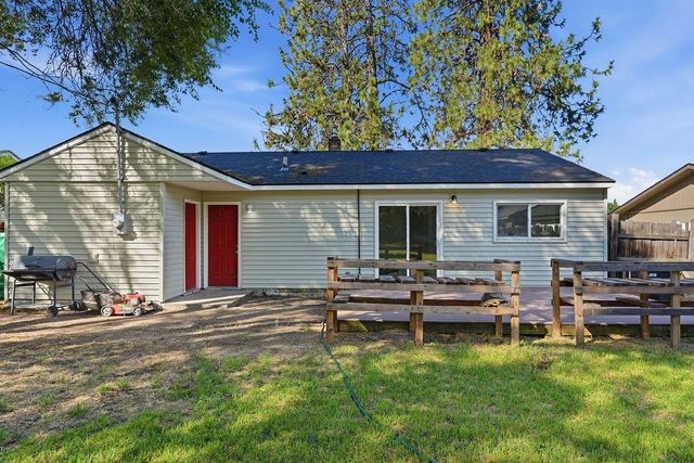 6012 N Greenwood Blvd, Spokane, WA 99205