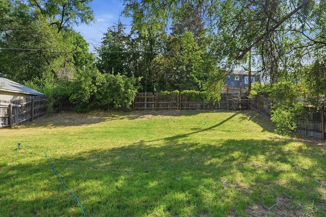 6012 N Greenwood Blvd, Spokane, WA 99205