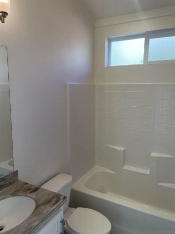 1255 Rhea Place B, Vista, CA 92084
