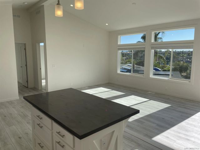 1255 Rhea Place B, Vista, CA 92084