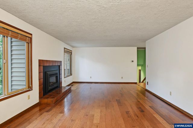 2270 Dorchester Dr S, Salem, OR 97305