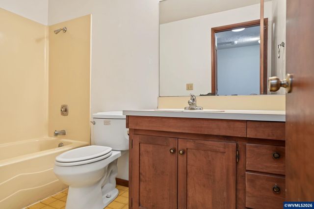 2270 Dorchester Dr S, Salem, OR 97305