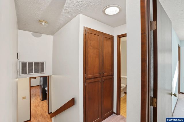 2270 Dorchester Dr S, Salem, OR 97305