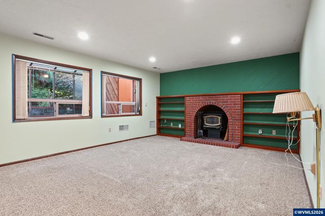 2270 Dorchester Dr S, Salem, OR 97305
