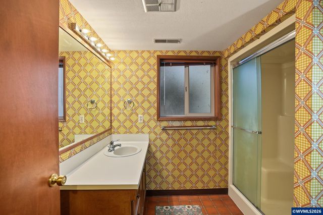 2270 Dorchester Dr S, Salem, OR 97305