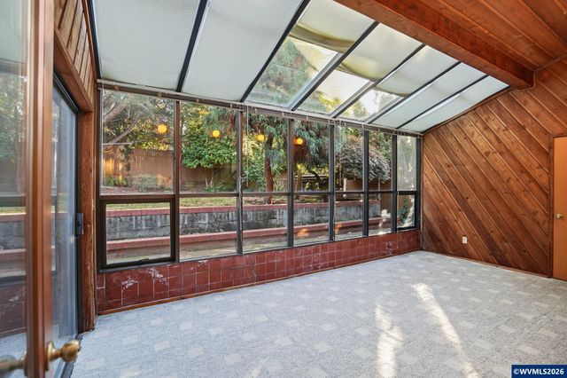 2270 Dorchester Dr S, Salem, OR 97305