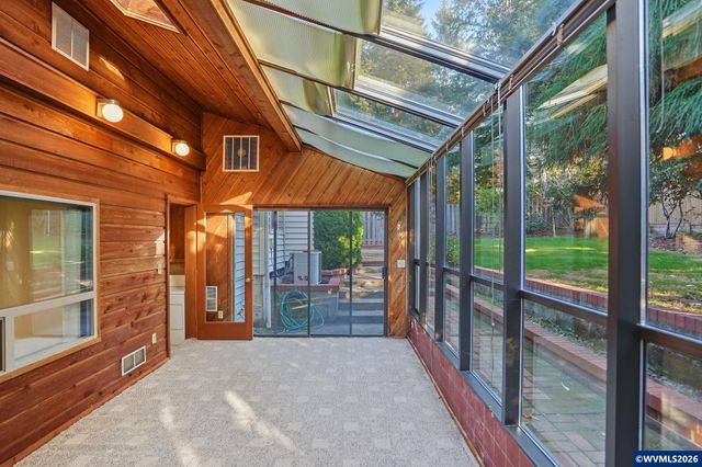 2270 Dorchester Dr S, Salem, OR 97305
