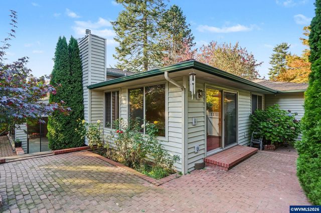 2270 Dorchester Dr S, Salem, OR 97305