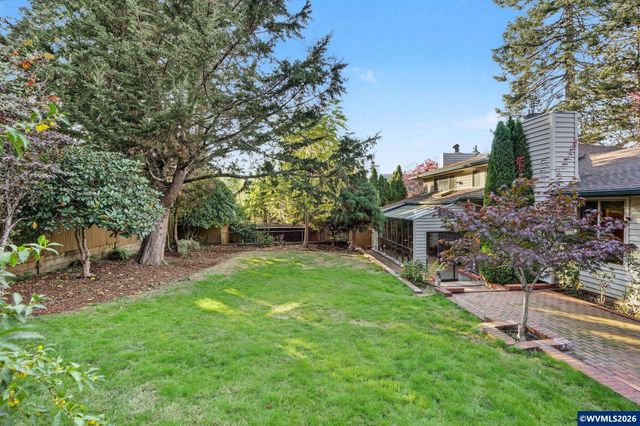 2270 Dorchester Dr S, Salem, OR 97305